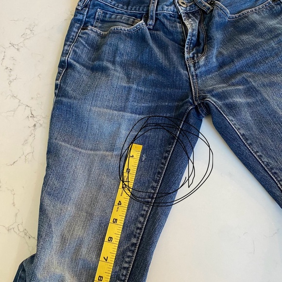 GUESS slim straight Del Mar fit women’s size 29”W/30”L - Picture 7 of 8